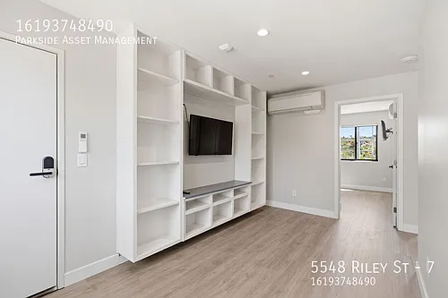 5548 Riley St Photo 1