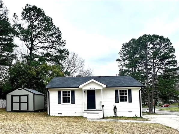 2100 Vale Pl, Greensboro, NC 27401