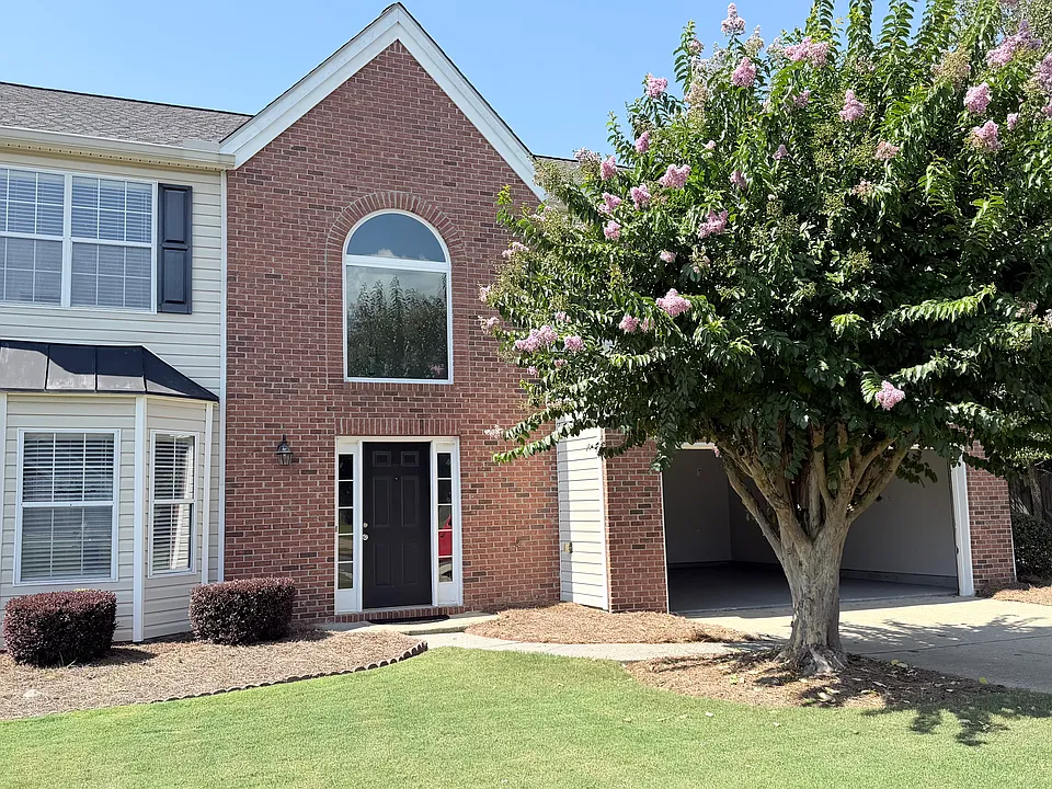 3184 English Ivy Ln