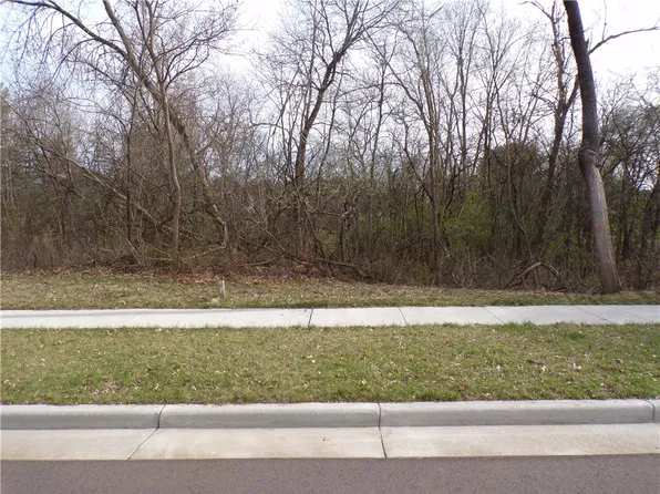 1603 Red Pine Court, Eau Claire, WI 54701