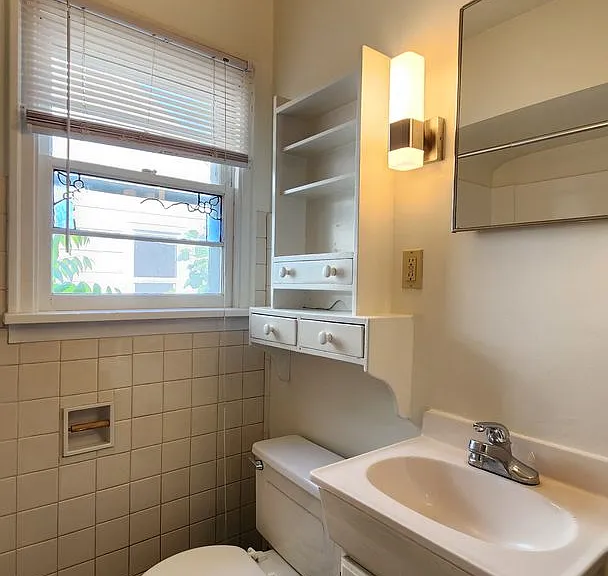 540 Beverly Ave — Photo 13