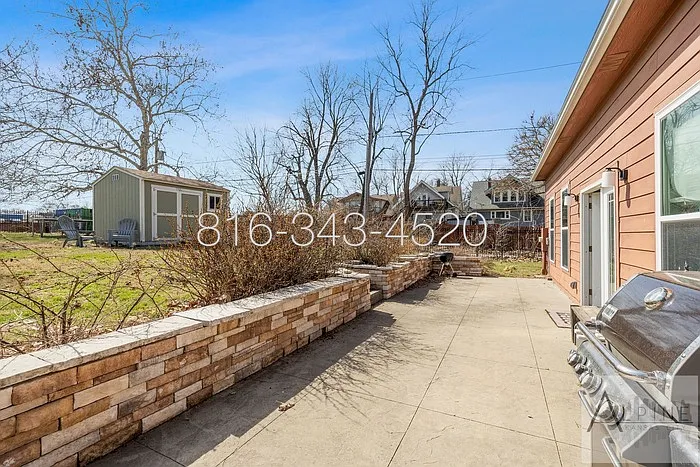 2924 Harrison St — Photo 11