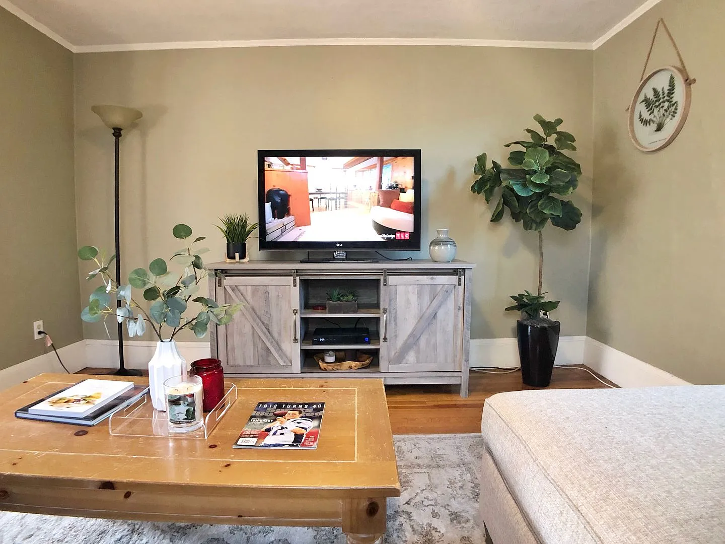 Amazing location, 2 bed Duplex in Nonantum — Photo 2