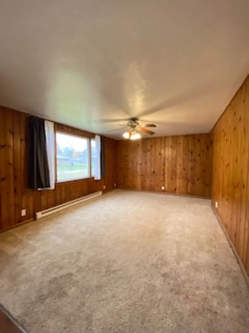 $500 Off First Month Rent -3 Bedroom Home In Elkhart! — Photo 4
