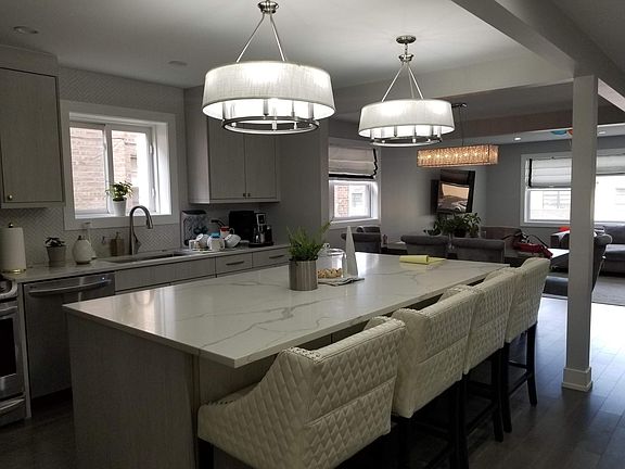 5th image of 6832 N Hamlin Ave #1