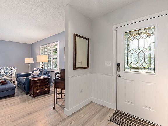 3rd image of 5363 Colonial Oaks Blvd