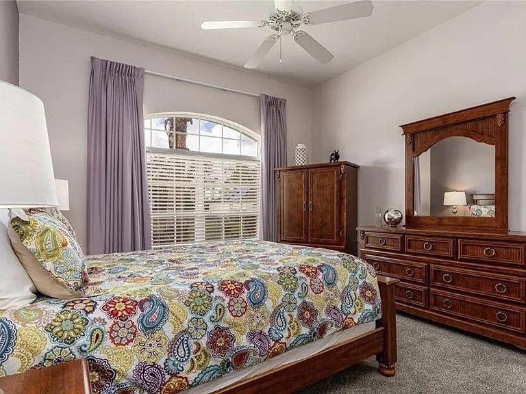 452 N Hampton Dr — Photo 22