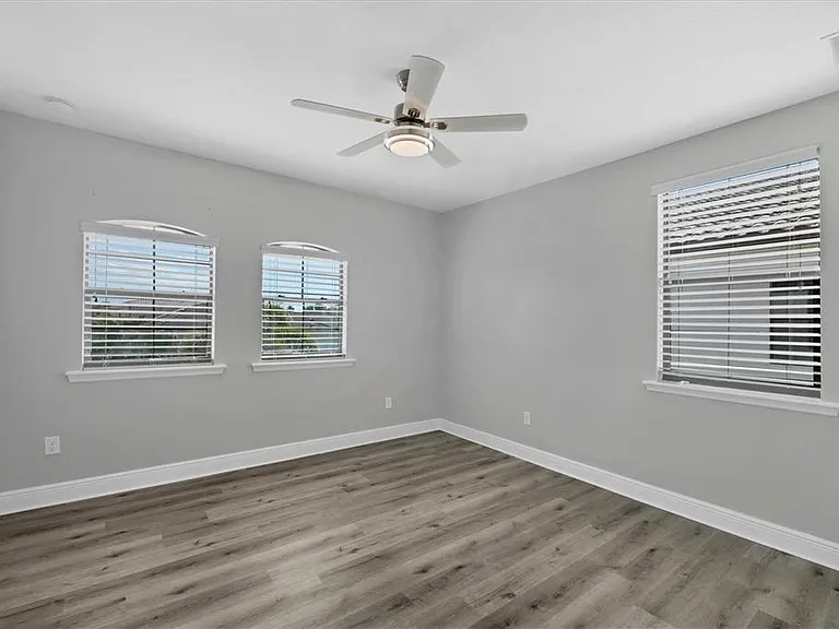 6104 Champions Row St — Photo 34