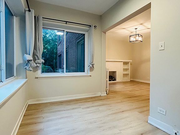 4th image of 918 W Sunnyside Ave APT 1B