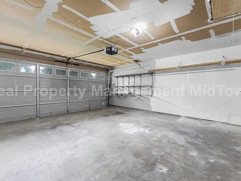 2132 Turf Club Dr — Photo 20