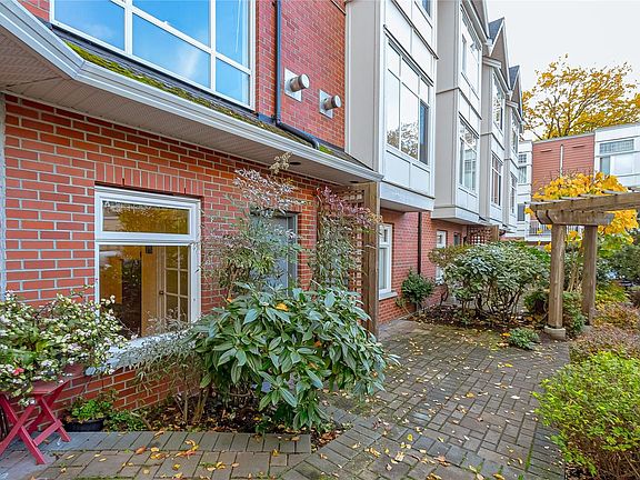 4th image of 60 Dallas Rd #36