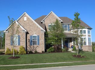 727 Lake Vista Dr, Columbus, IN 47201