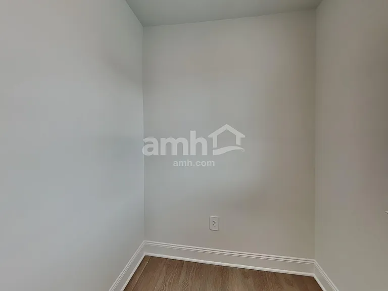 330 Golucke Way — Photo 8
