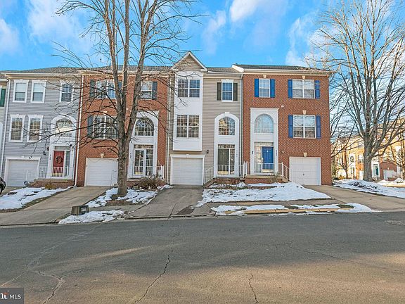 3rd image of 4102 Hazelwood Ct