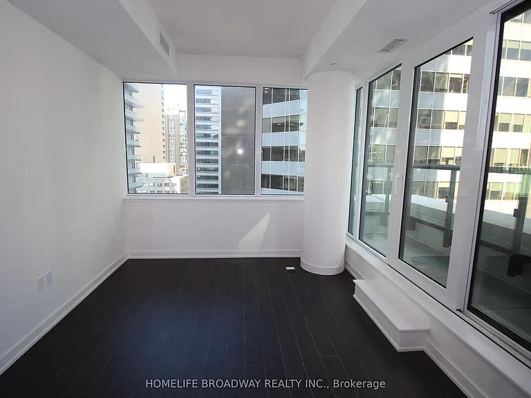 238 Simcoe St #1204 — Photo 3