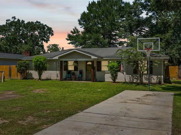 112 Fairlane Dr, Satsuma, AL 36572