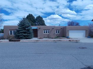 870 Estates Dr, Los Alamos, NM 87544