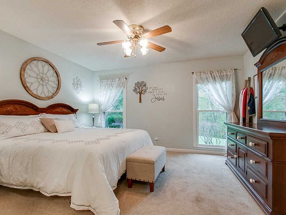 4th image of 3477 Brookfield Dr
