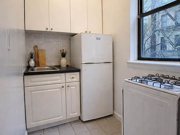 2nd image of 333 E 90th St APT 2A
