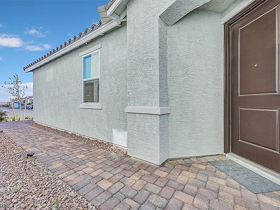 2nd image of 8781 Oak Lawn St