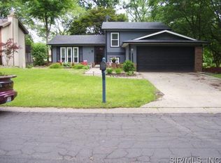 76 S Meadow Ln, Glen Carbon, IL 62034