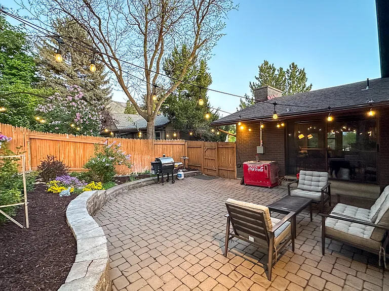 1041 Lamplighter Dr — Photo 41