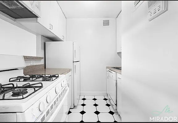 Rented by Mirador Real Estate | media 22