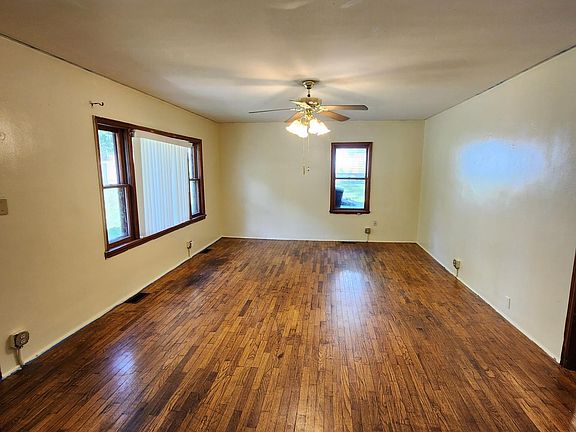3rd image of 216 Van Buren Ave #A