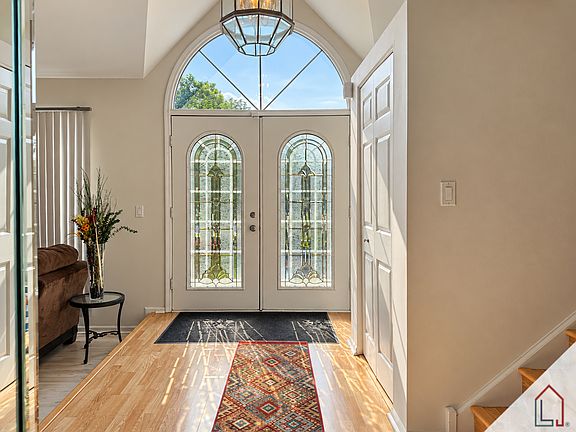 4th image of 18165 Brittany Ln
