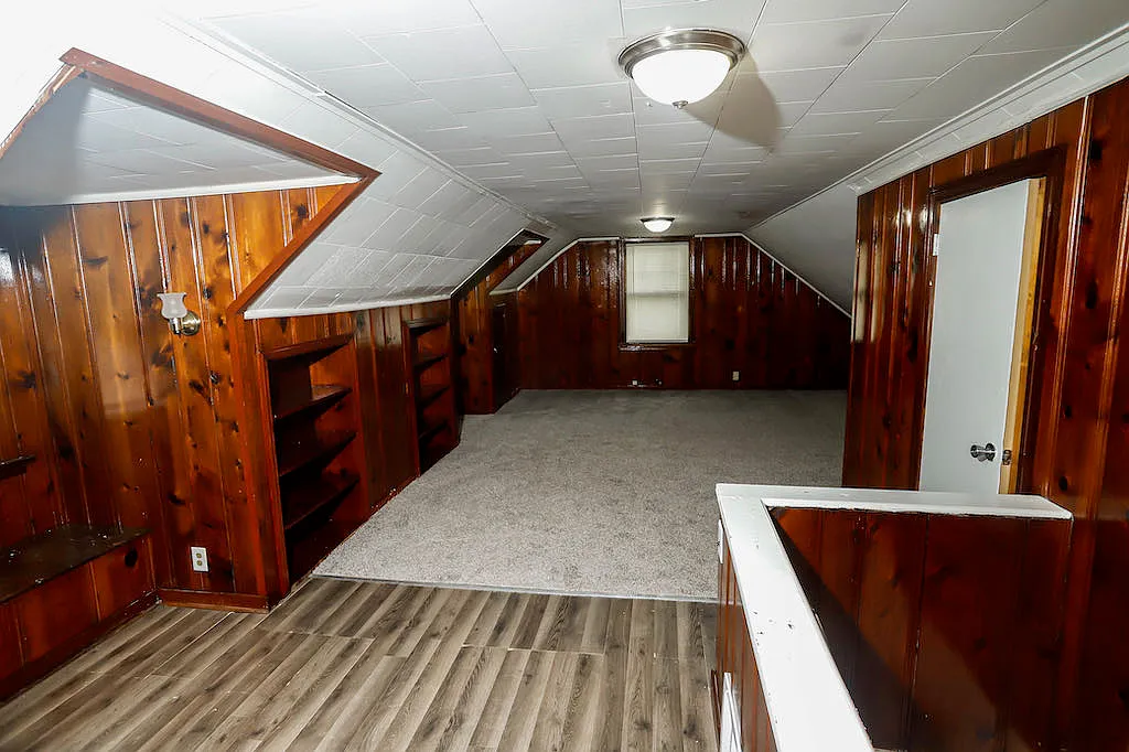 3 bed, 2300 sqft, $2,100 — Photo 1