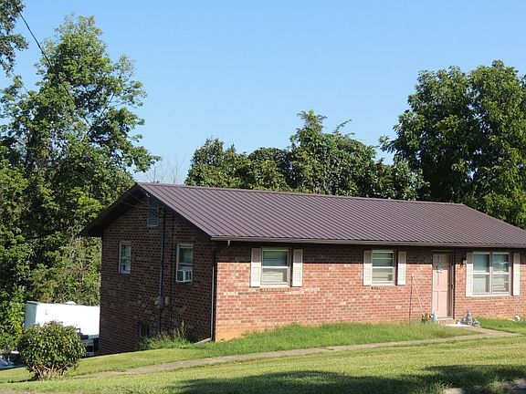 3rd image of 1816 Port Cir