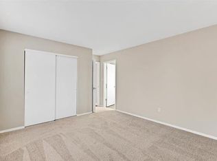 1129 Spencer Rd, Saint Peters, MO 63376