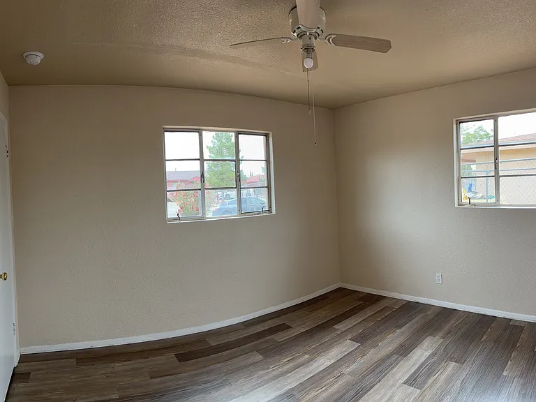 5140 Tropicana Ave — Photo 10