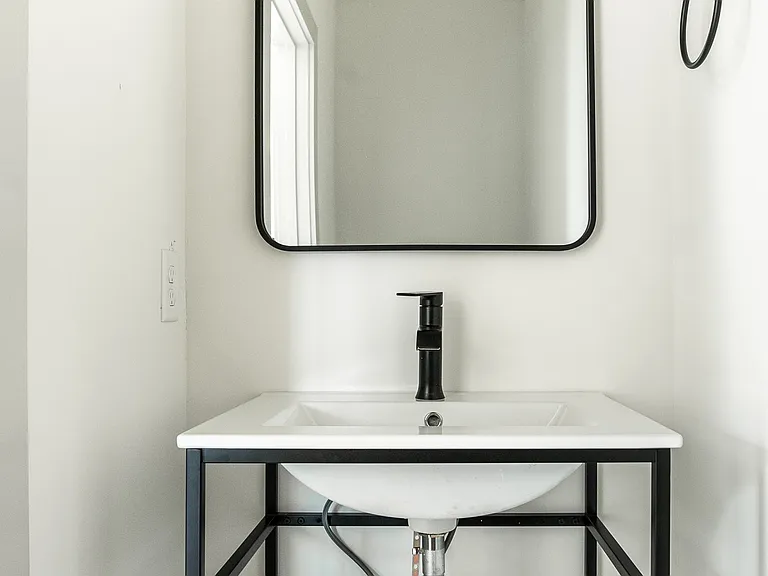 109 Stringer St #101 — Photo 29