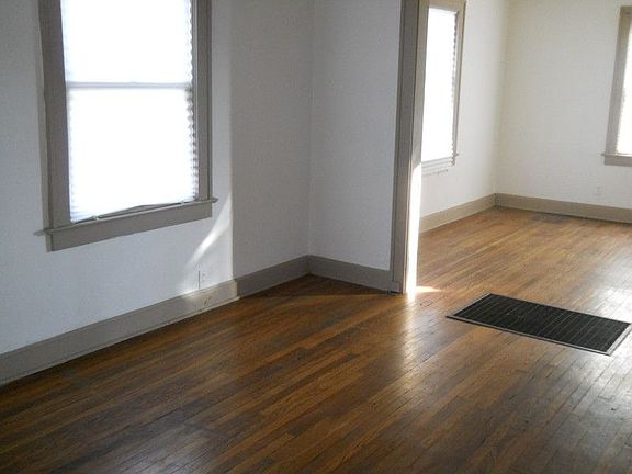3rd image of 5605 Paloma Ave