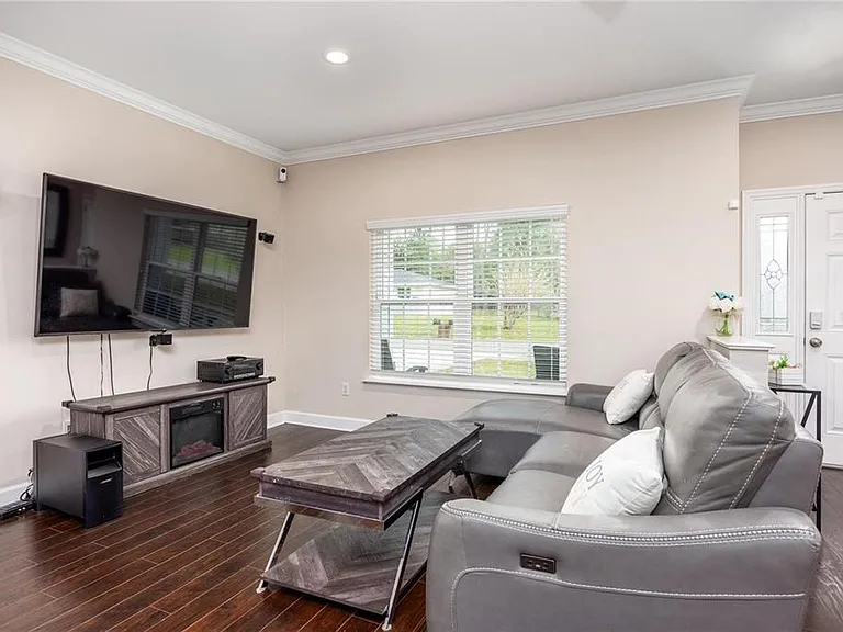 5504 NW 34th St — Photo 11