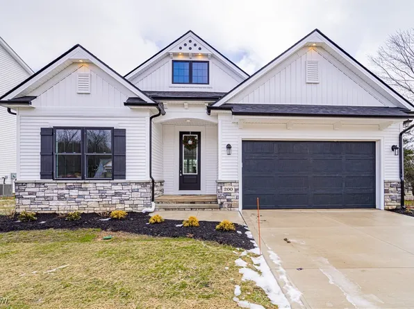 9118 Dove Ct, Mentor, OH 44060