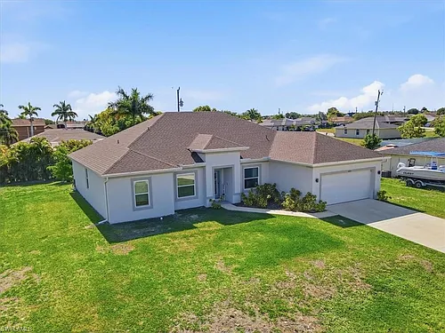 1025 NW 7th Pl Photo 1