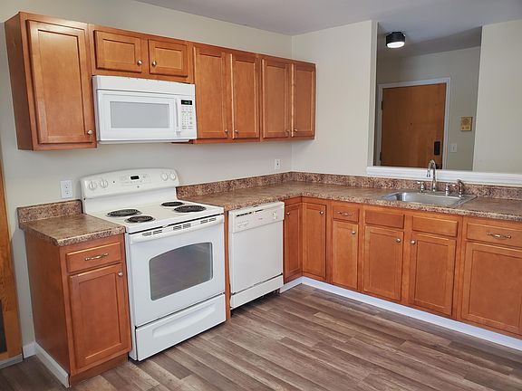 2nd image of 695 Park Ave APT 6