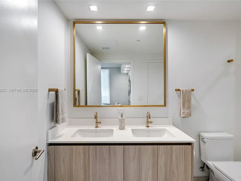 77 SE 5th St #3605 — Photo 9