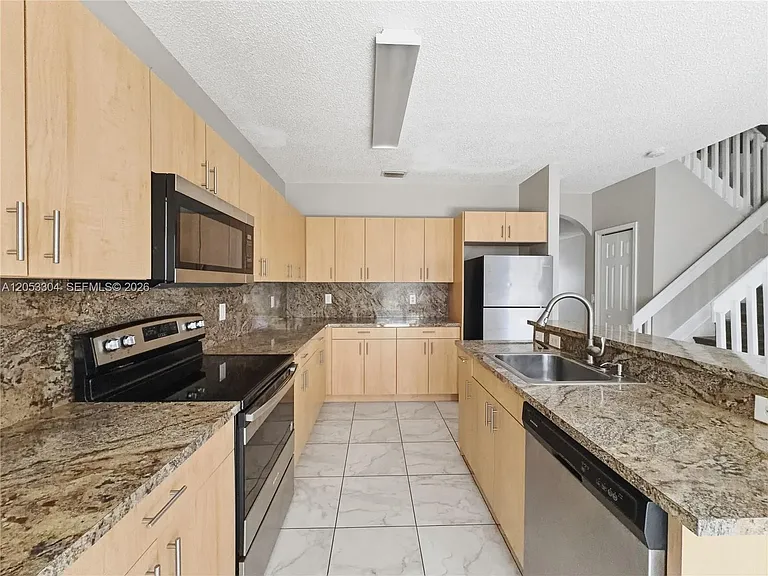 2214 SE 25th Ave #2214 — Photo 9