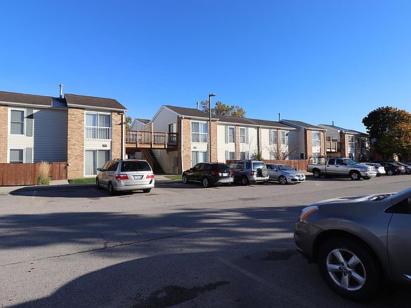 3rd image of 1902 Kenilworth Cir APT E