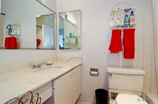 4th image of 1560 N Sandburg Ter APT 2511