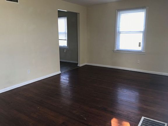 3rd image of 1044 N Warman Ave