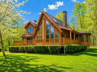 252 Crum Elbow Rd, Hyde Park, NY 12538