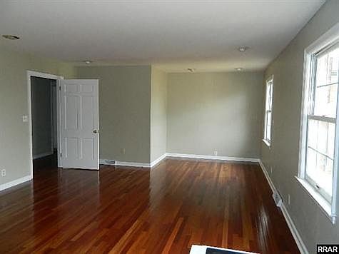 5th image of 1005 Dogwood Ln