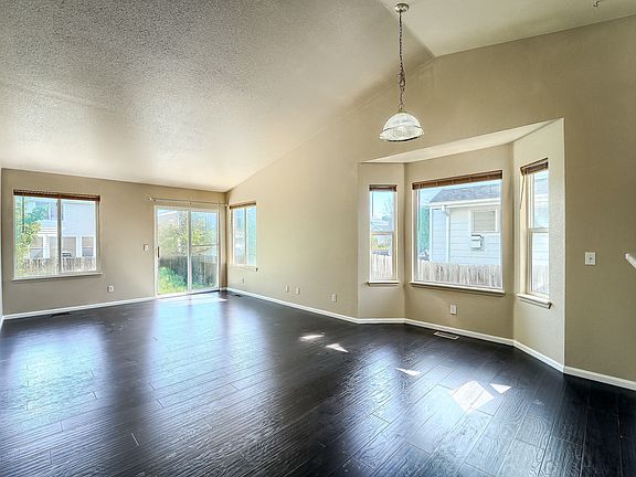 03_Dining_Room_IMG00244_06102022