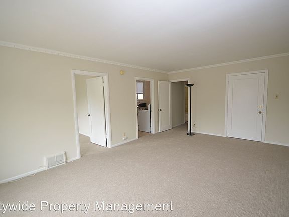 5th image of 244 Hermann St APT 1