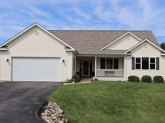 2nd image of 418 Maple Ln