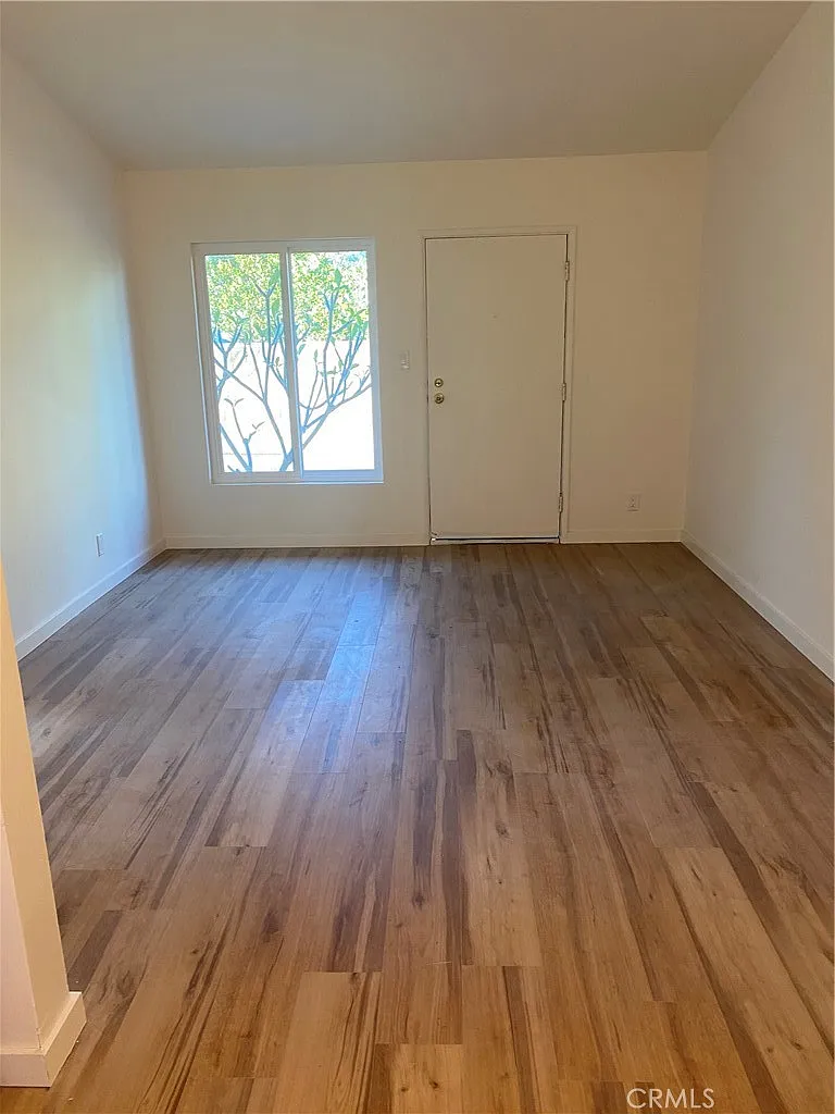 Building Photo - 1402 W Olive Ave